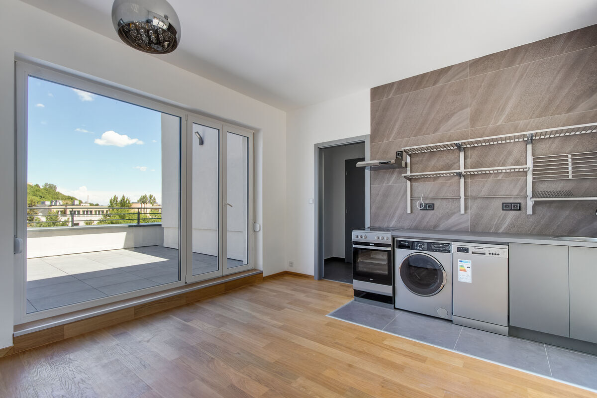 Azonnal költözhető 34 m²-es lakás panorámás terasszal