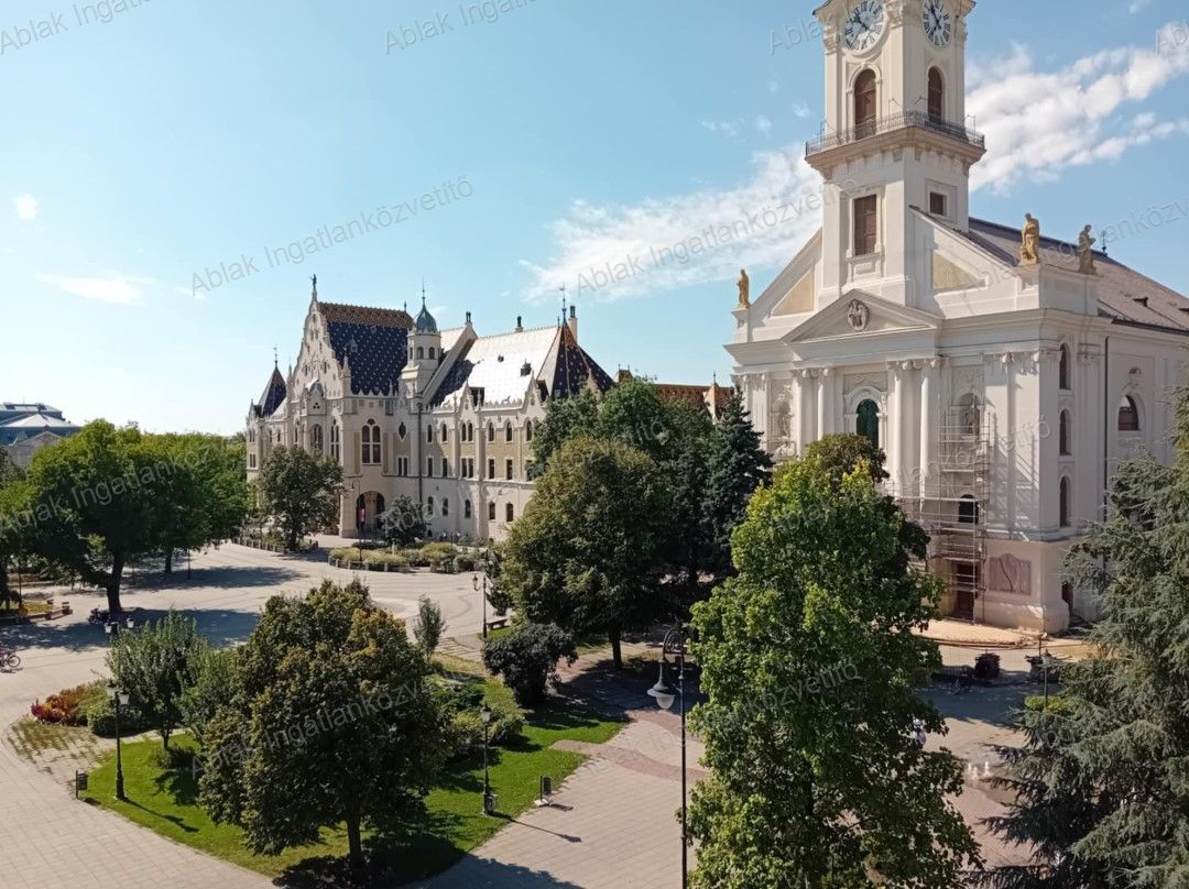 Kecskemét belvárosában, - Lordokban_AZONNAL KÖLTÖZHETŐ! 3 szobás, erkélyes, 3.emeleti, lakás ELADÓ!
