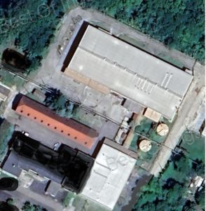 Almásfüzitőn, 5513 m2-es ipari terület, egy szociális épülettel és két db. csarnokkal eladó!
