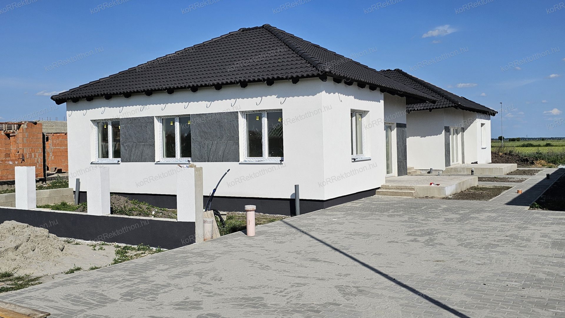 Új építésű ikerházi lakások eladók Jászberényben saját kerttel és terasszal!