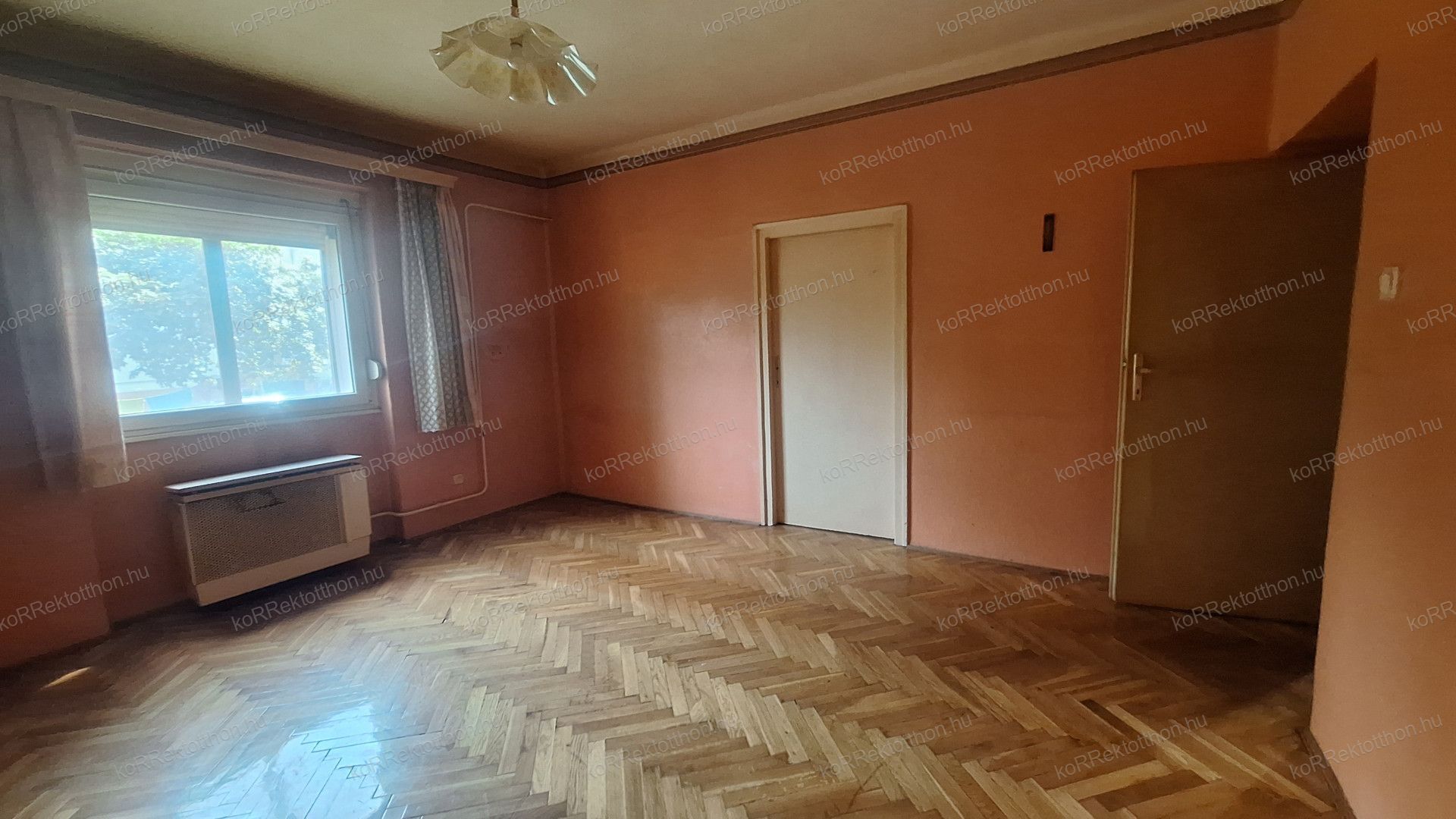Jászberényben 3 szobás lakás eladó