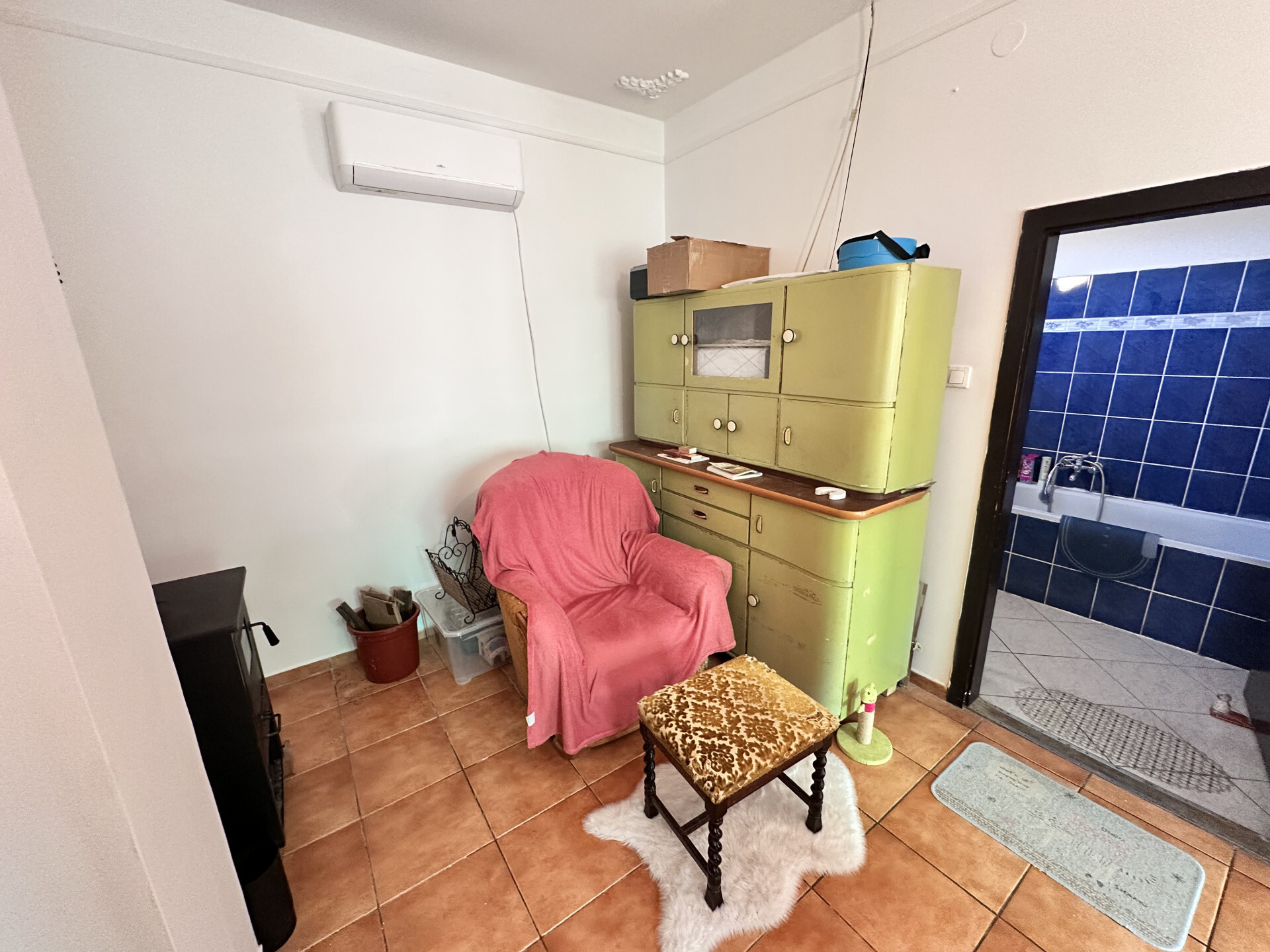 Eladó 74  m²-es  jól elrendezett családi ház Úriban