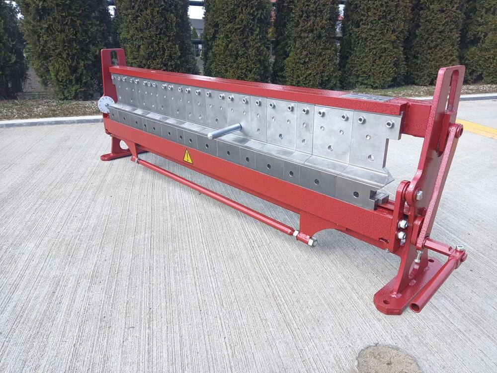 Szegmenshajlító gép fémlemezhez 1250/1mm. Lemezhajlító gépek
