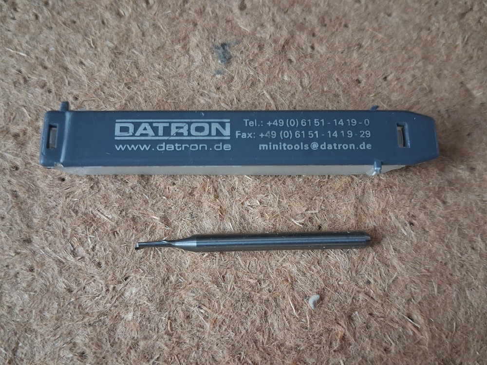Új német Datron D1.5 VHM 1 élű maró eladó.