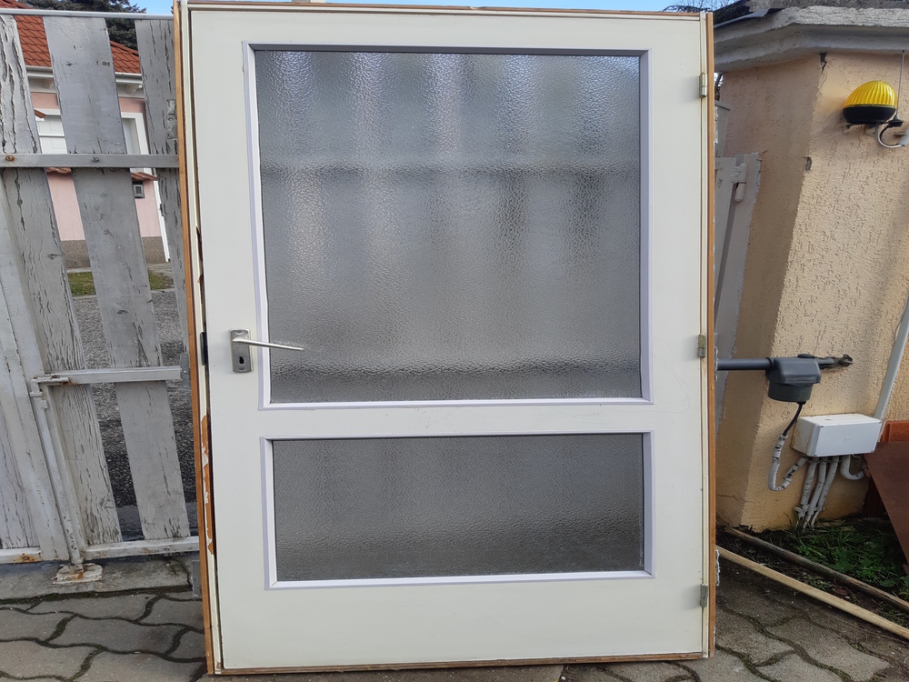 93x207cm ajtó tokkal üveges jobbos