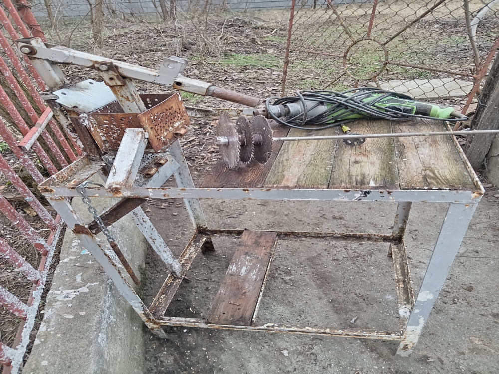 Papírbrikett gyártó kézi gép eladó