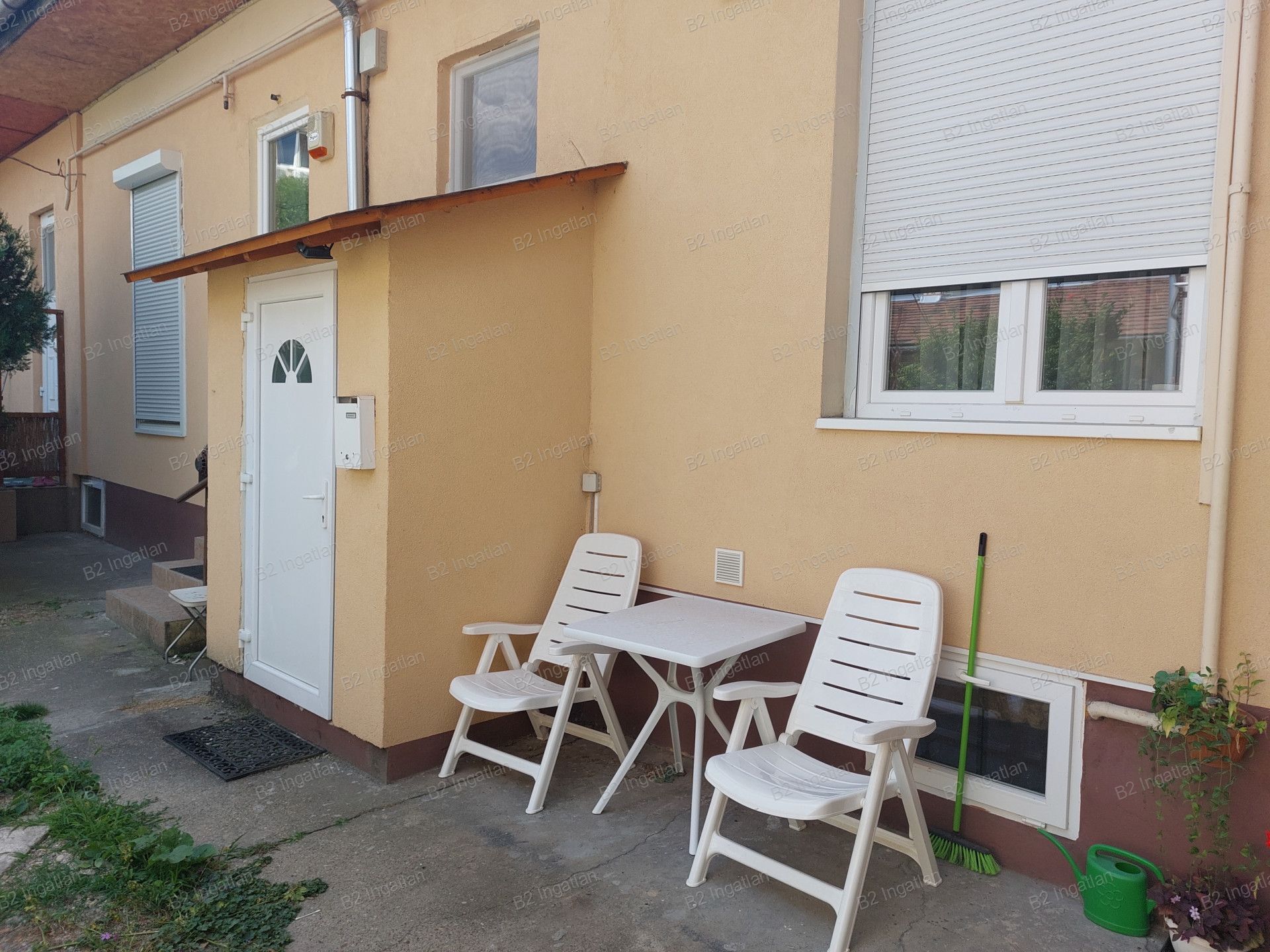 Kiadó Zuglóban egy 24nm-es felújított garzon kertkapcsolattal.