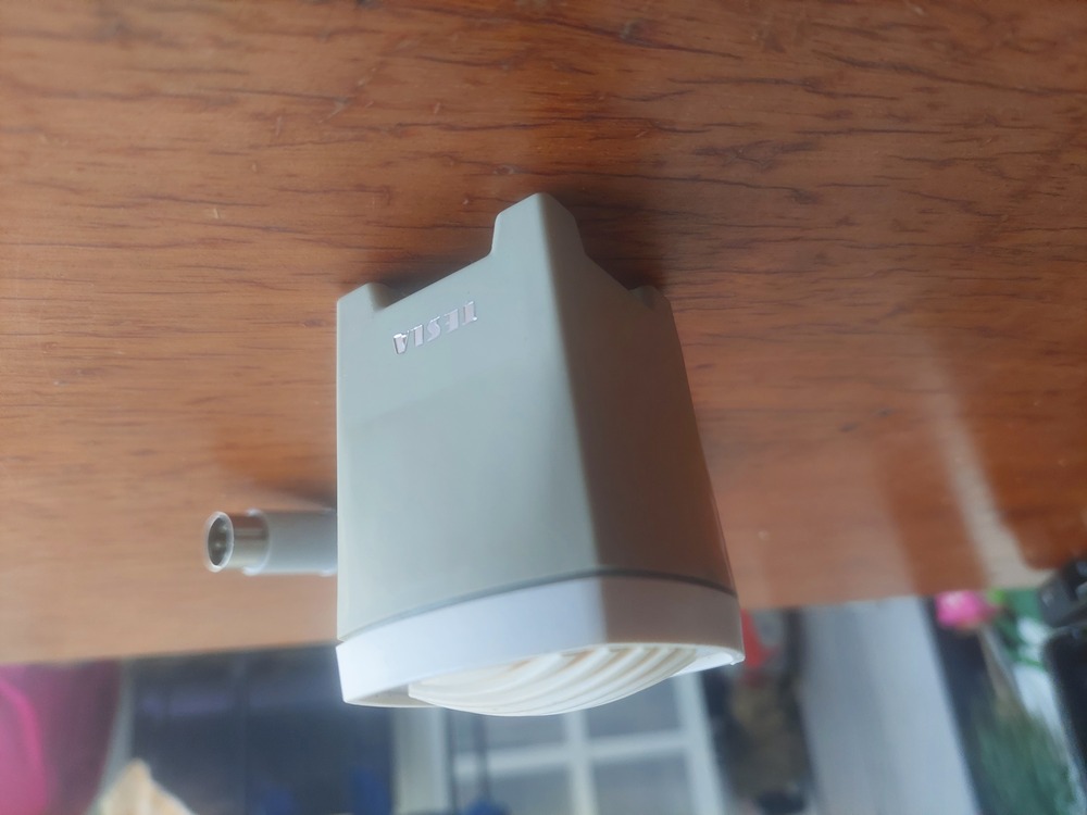 retro Tesla AMD 100 L mikrofon