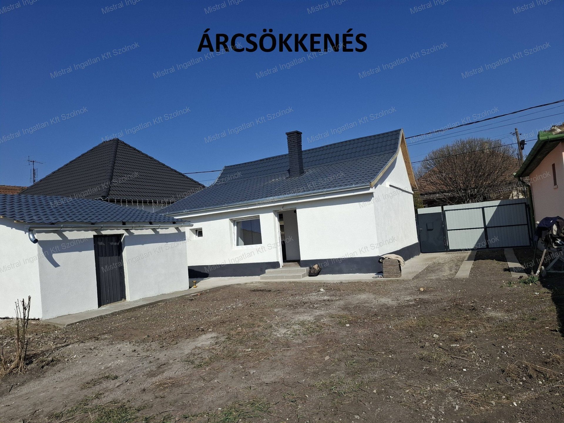 ÁRCSÖKKENÉS!!!!   Eladó Szolnokon a Pletykafaluban  egy felújított  családi ház
