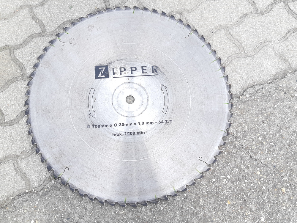 Zipper 700mm fűrésztárcsa körfűrészlap 64Z/T fogas keményfémlapkás hibás