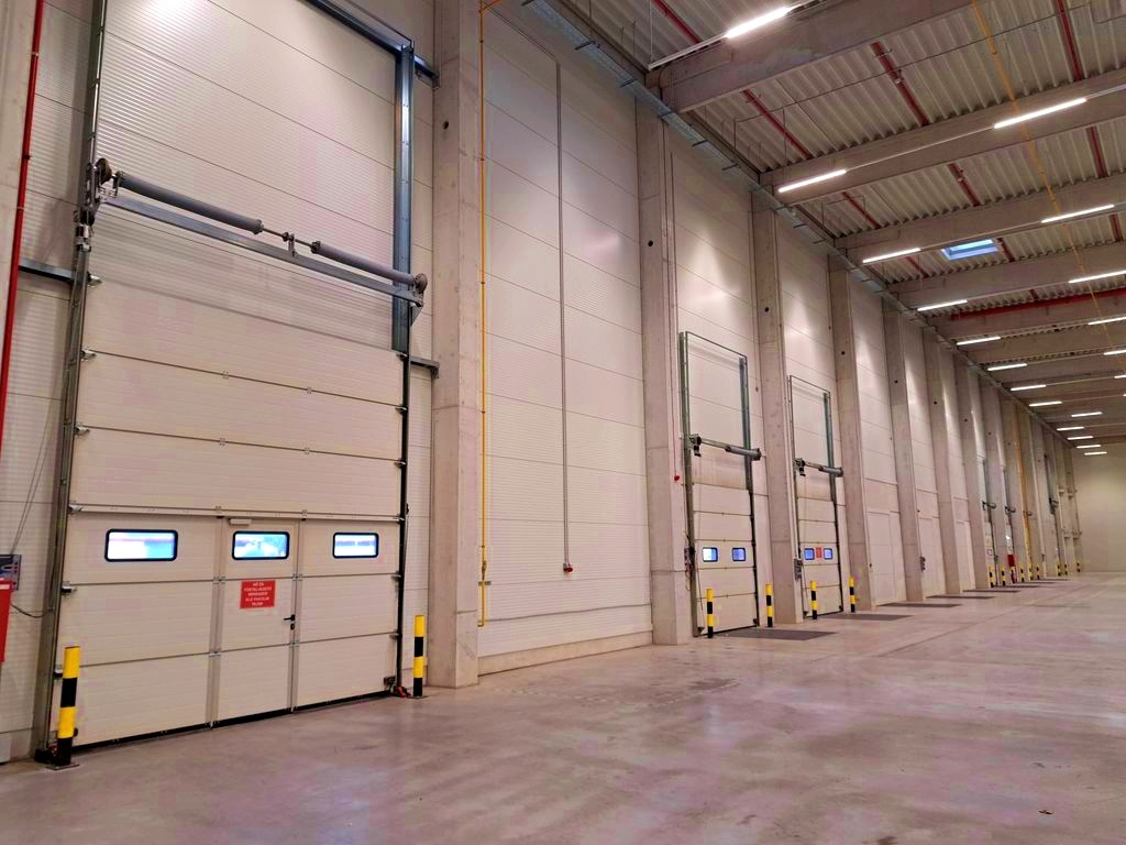 Raktár kiadó 2 175 m2 Budapest Rákospalota M3-as autópálya mellett 