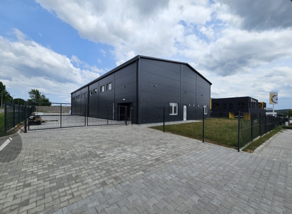 Ipari ingatlan eladó Gödöllő 567 m2 ipari parkban