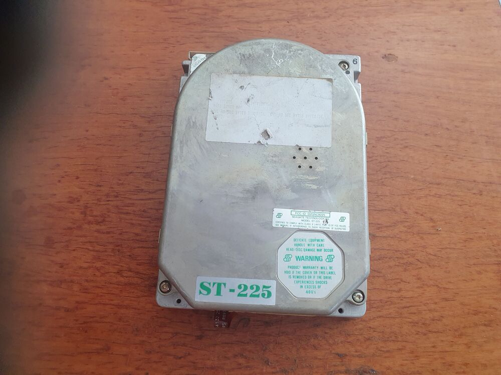 retro Seagate ST-225 tipusú winchester
