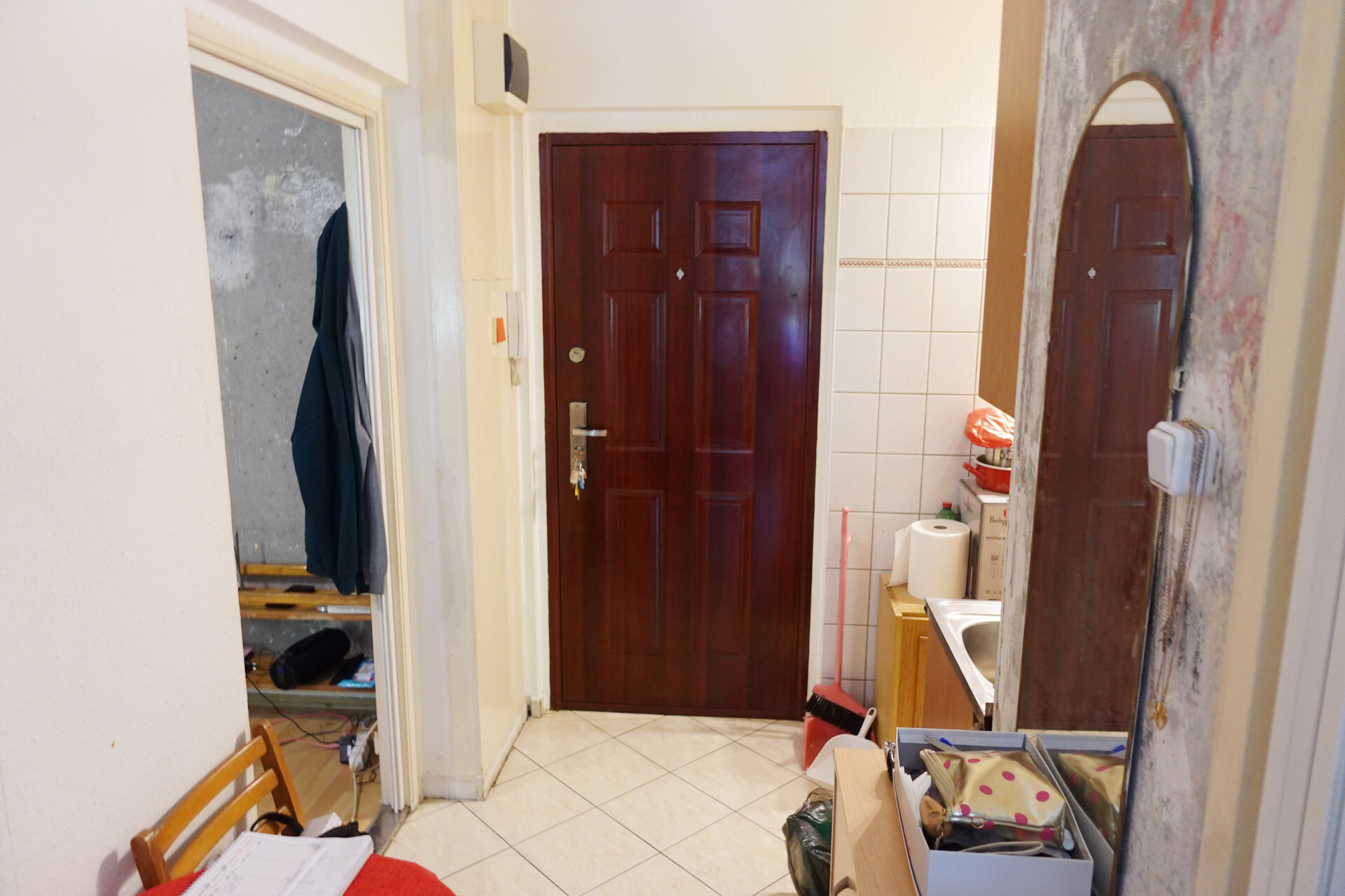 1,5 szobás lakás REMEK ÁRON eladó Ajka Kossuth utcában.