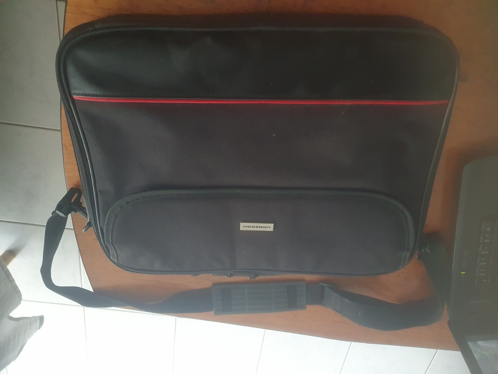 Modecom laptop táska (19")