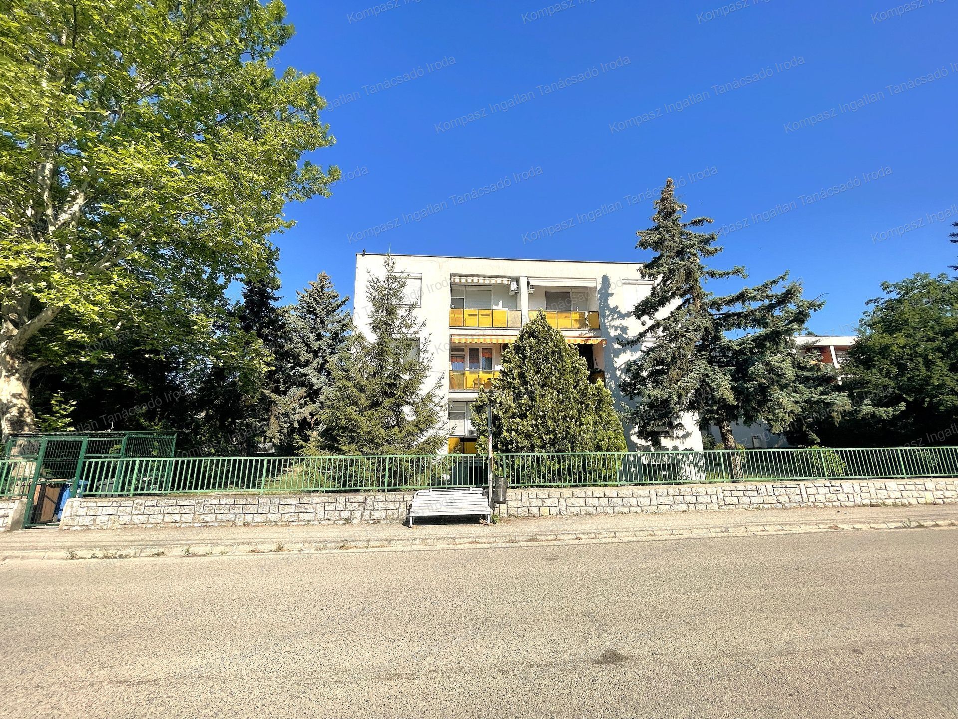 Balatontól 350 m-re
