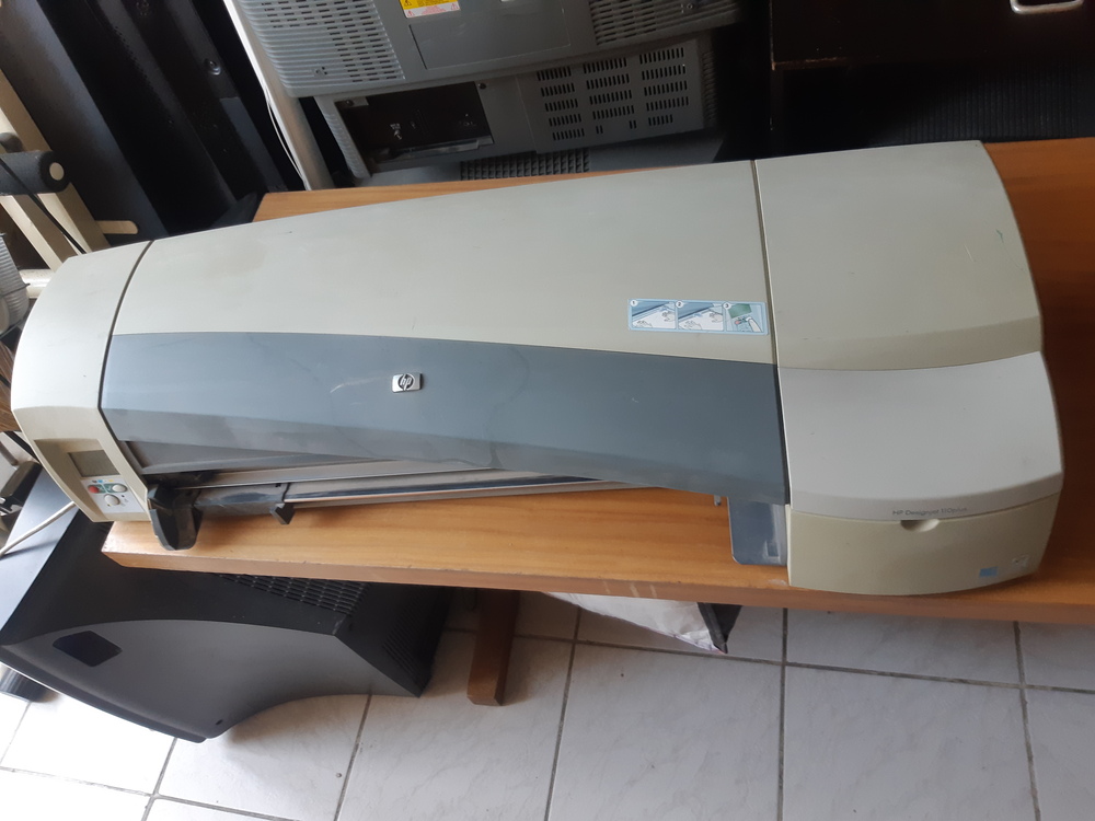 HP Designjet 110plus színes tintasugaras nyomtató hibás