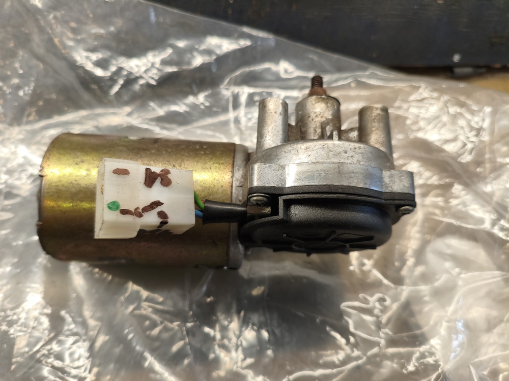 Lada Zsiguli ablaktörlő motor