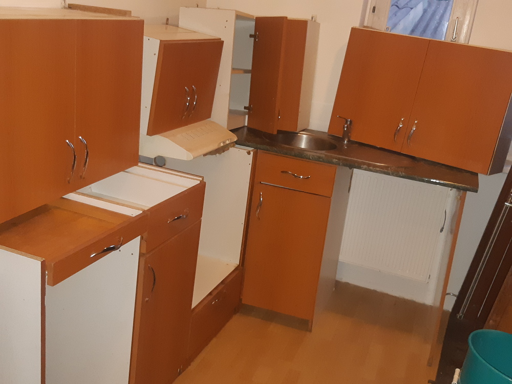 Konyhabútor mosogatóval Kludi csappal és szagelszívóval