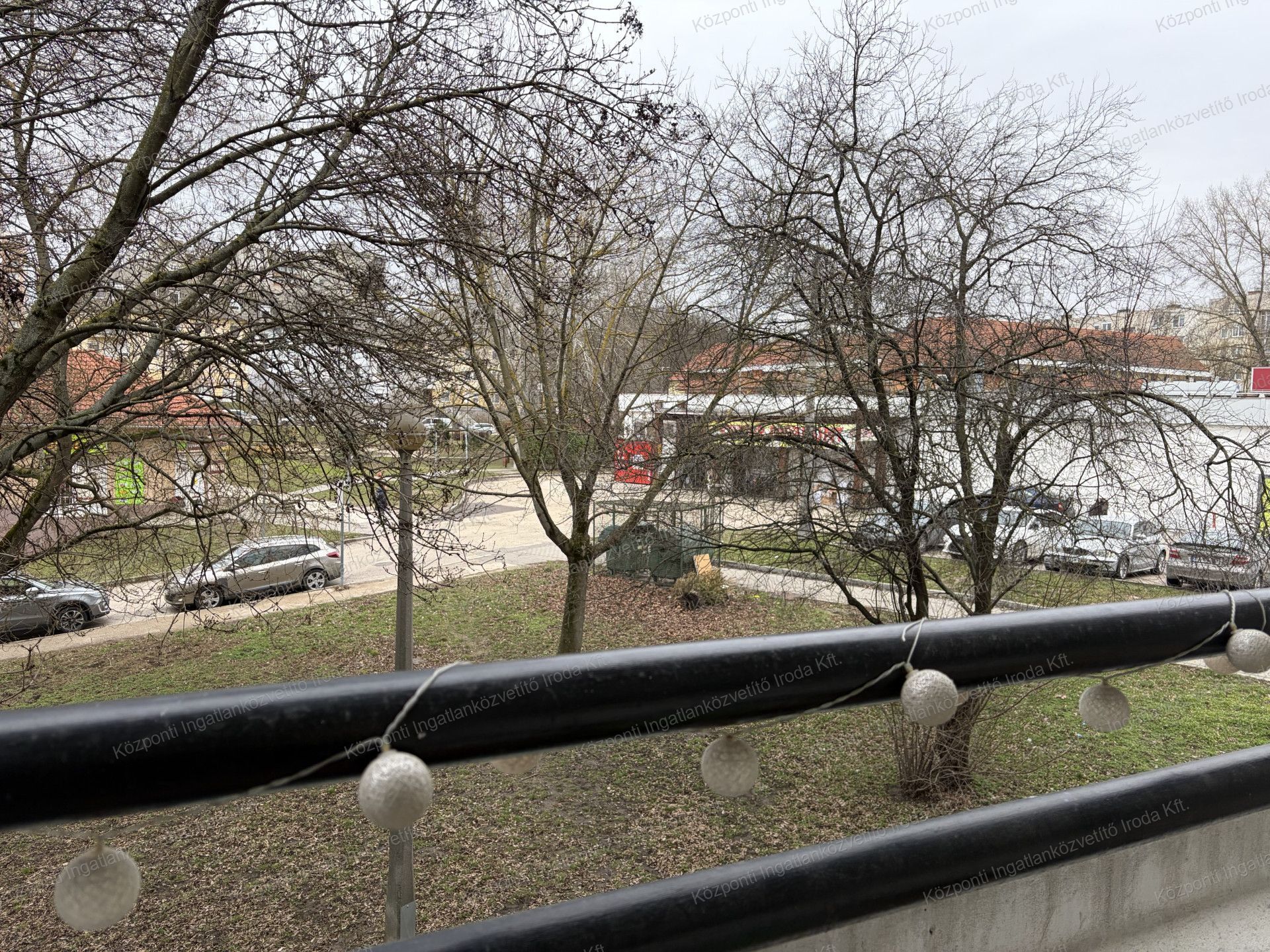 Tatabányán, a Gál István lakótelepen, 1. emeleti garzonlakás eladó