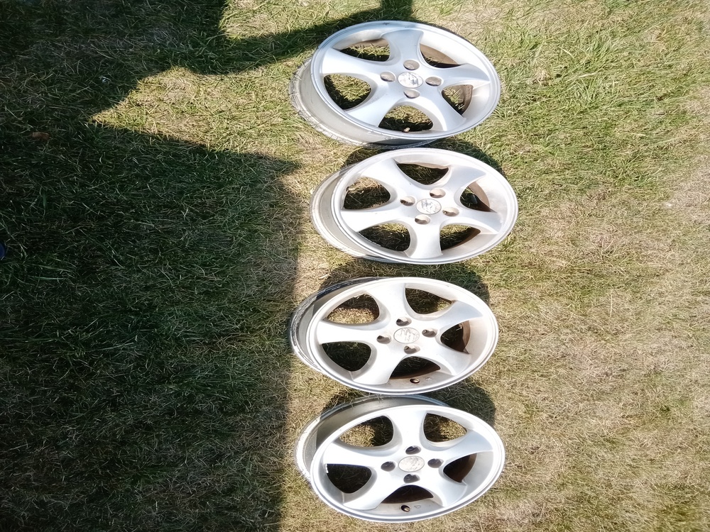 R15 alufelni, használt, gyári (második generációs Suzuki Ignisről)