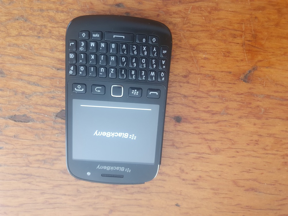 Blackberry 9720 telekomos telefon
