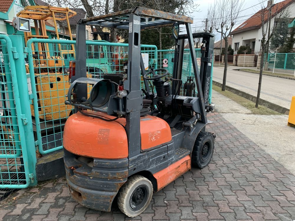 Eladó Toyota 1,5 tonnás targonca (V-2378)