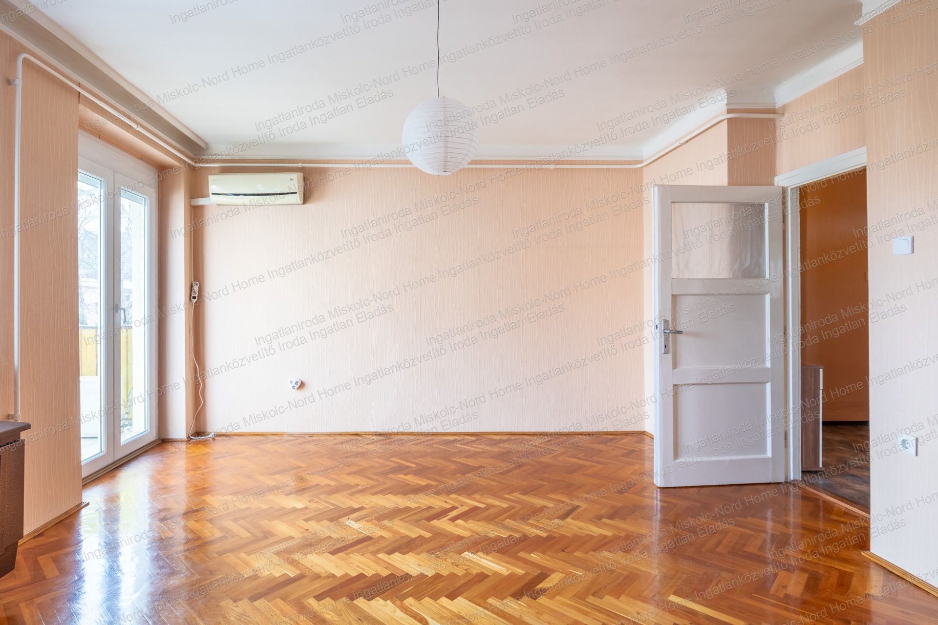 Eladó 57 m²-es lakás Miskolc belvárosának közelében – Szent István utcában‼️