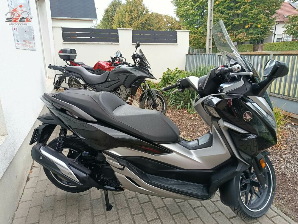 Honda NSS300 Forza (2019)