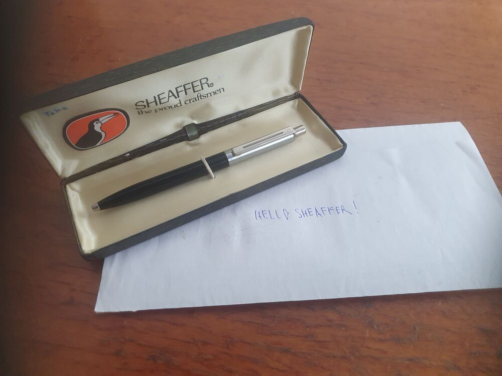 Sheaffer golyóstoll tokjában